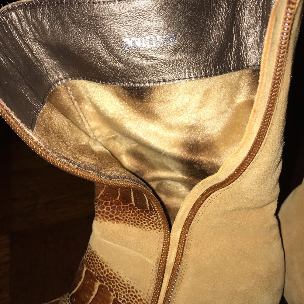 Boots - Picture 4 of 4
